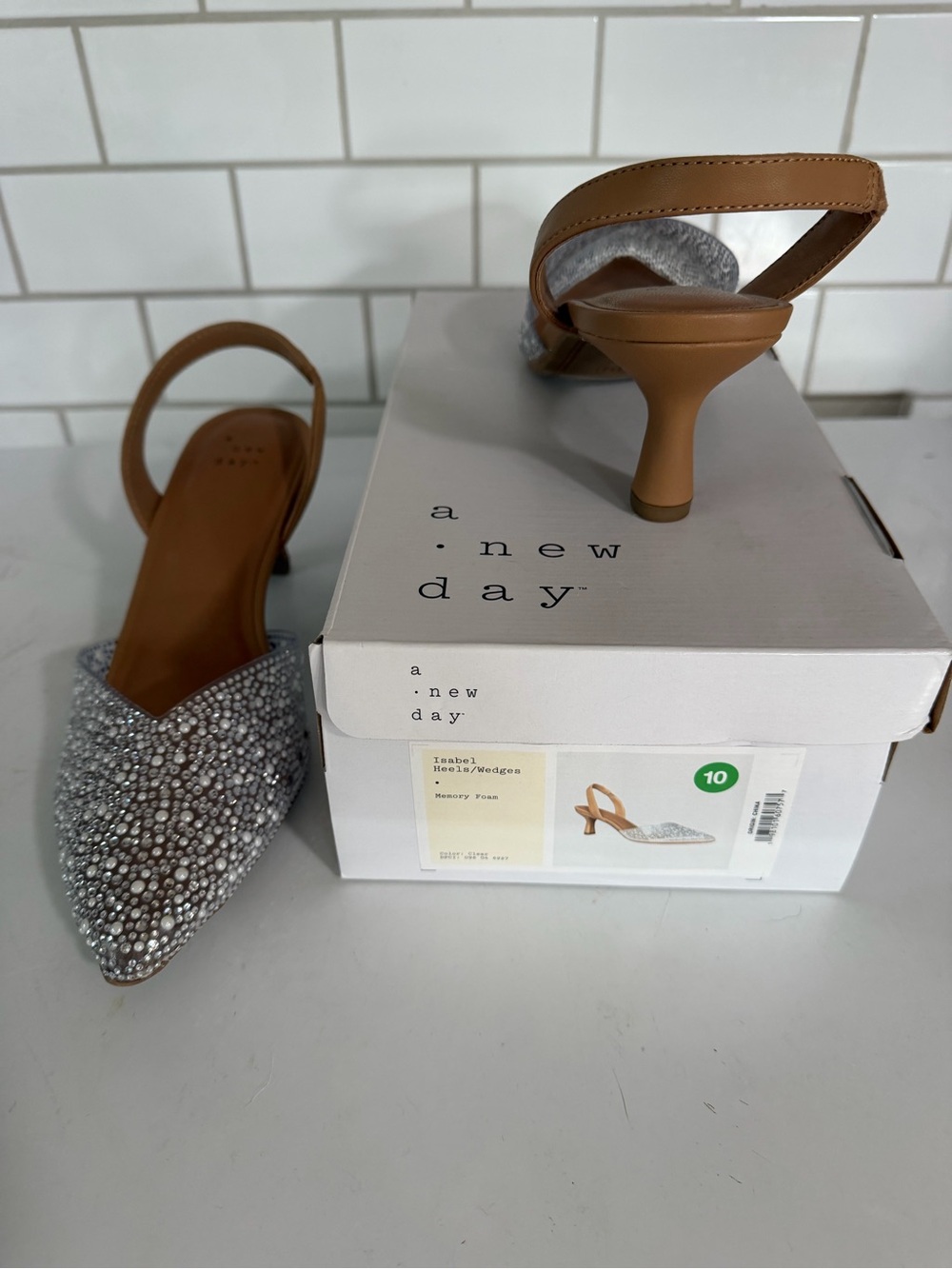 Women Isabel Embellished Slingback Kitten Pumps - SZ 10 - Picture 3 of 12